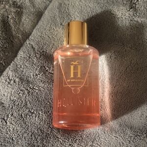 Hollister Pink and Gold Body Wash